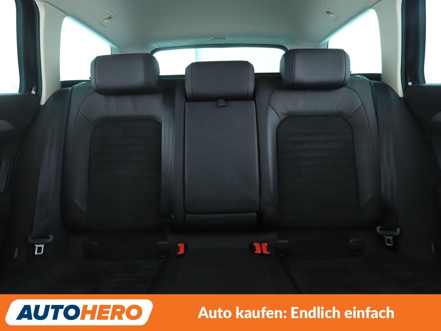 Volkswagen Passat 1.5 TSI ACT Highline Aut.*NAVI*LED*PDC*