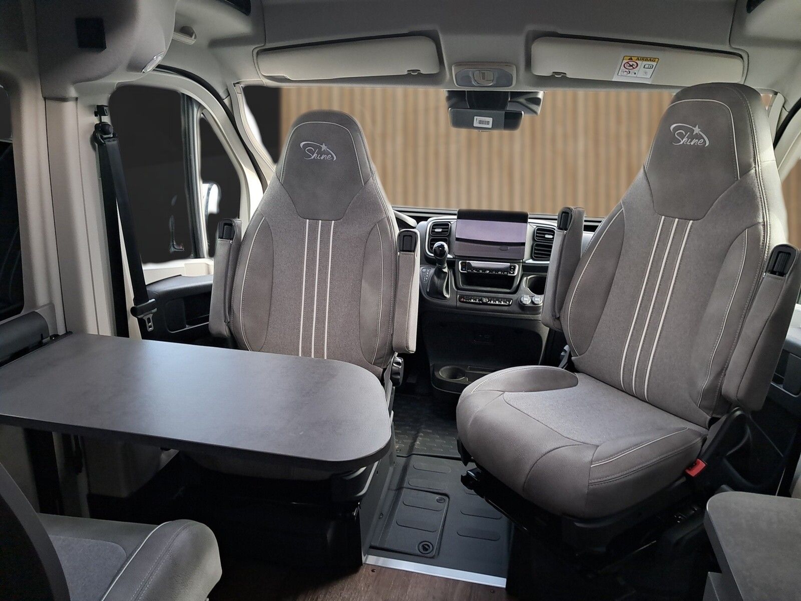 Fahrzeugabbildung Pössl Summit Shine 600 LR Citroen 180 PS Autom.