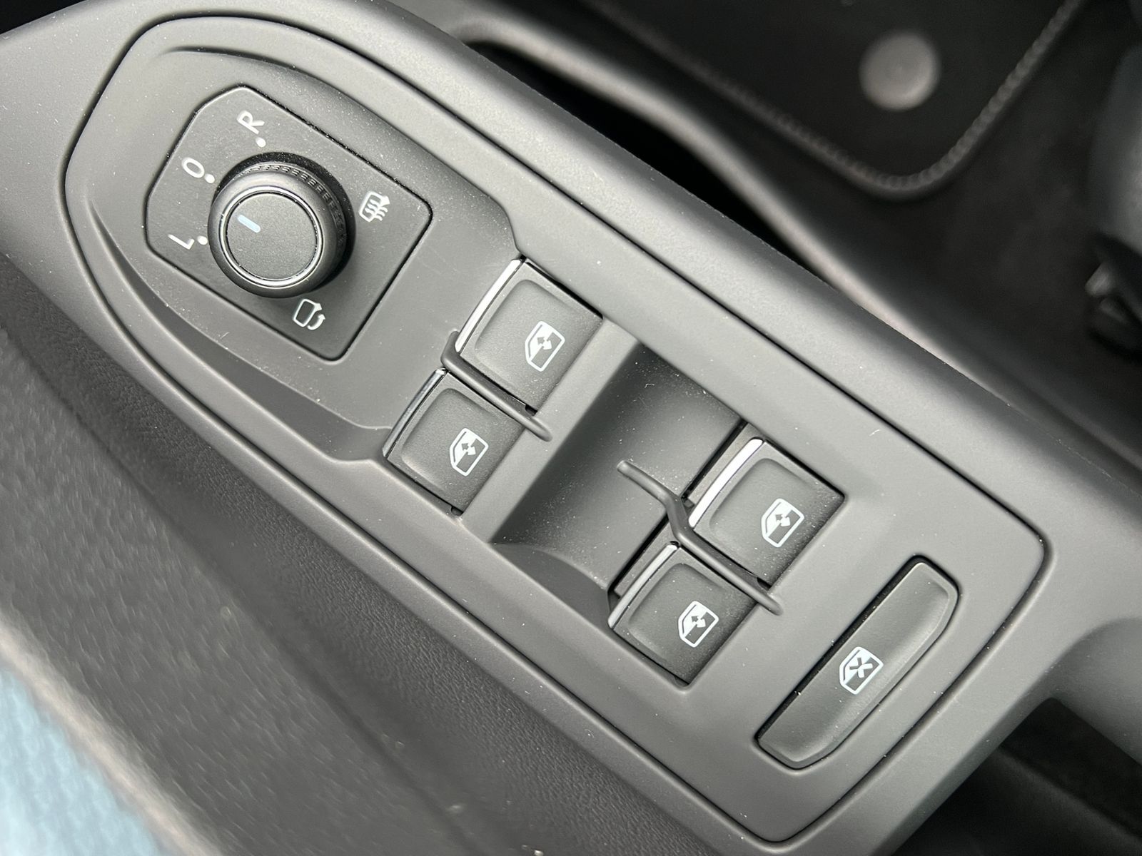 Fahrzeugabbildung Volkswagen Golf VIII Variant GOAL 2.0 TDI DSG *AHK, LED, "P