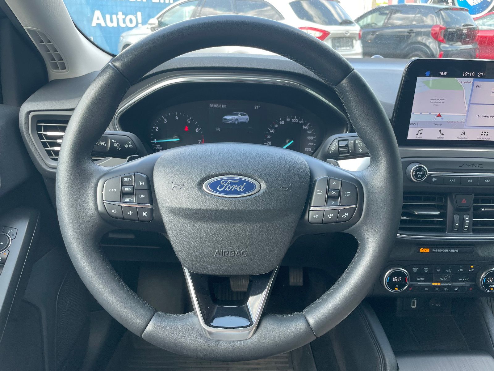 Fahrzeugabbildung Ford Focus Titanium Navi, LED, heizb. WSS, Verkehrsz.