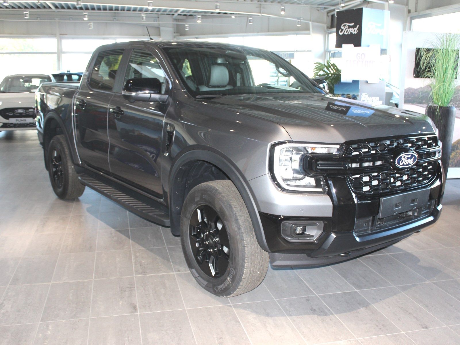 Fahrzeugabbildung Ford Ranger Plug-in-Hybrid Limited e-4WD Doppelkabine