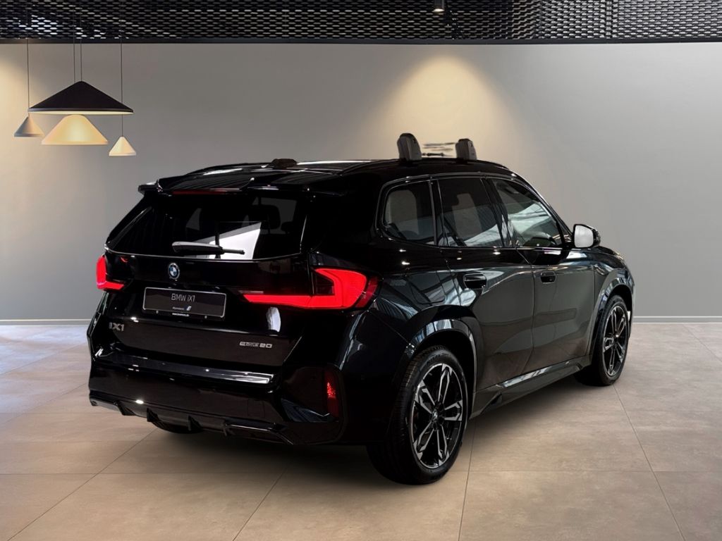 BMW iX1 eDrive20 M Sport AHK ACC Pano HUD Harman/Kar imagem 3