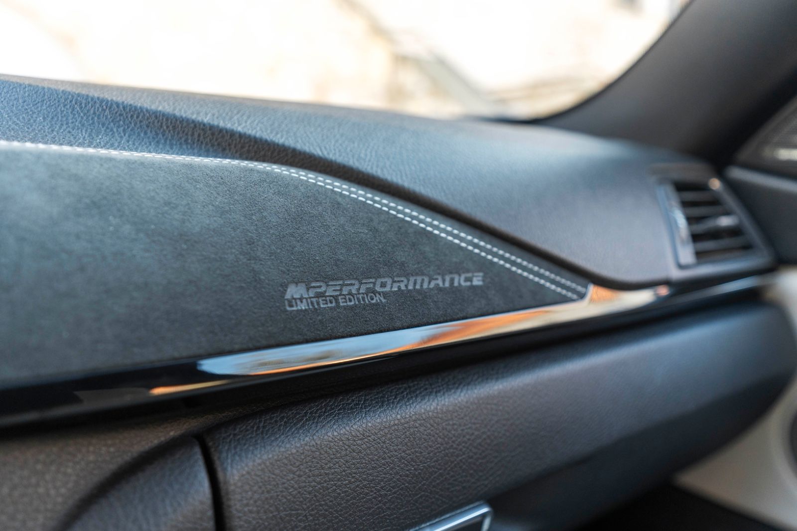 Fahrzeugabbildung BMW 440IX GC M-PERFORMANCE HUD H&K LED KAM CARPLAY