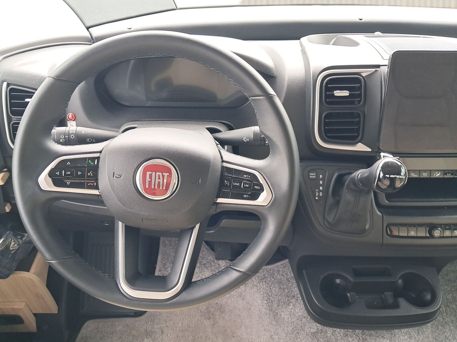 Fahrzeugabbildung Frankia F-Line I 680 Plus 4,5 t Volluftfeder,Leder,Klima
