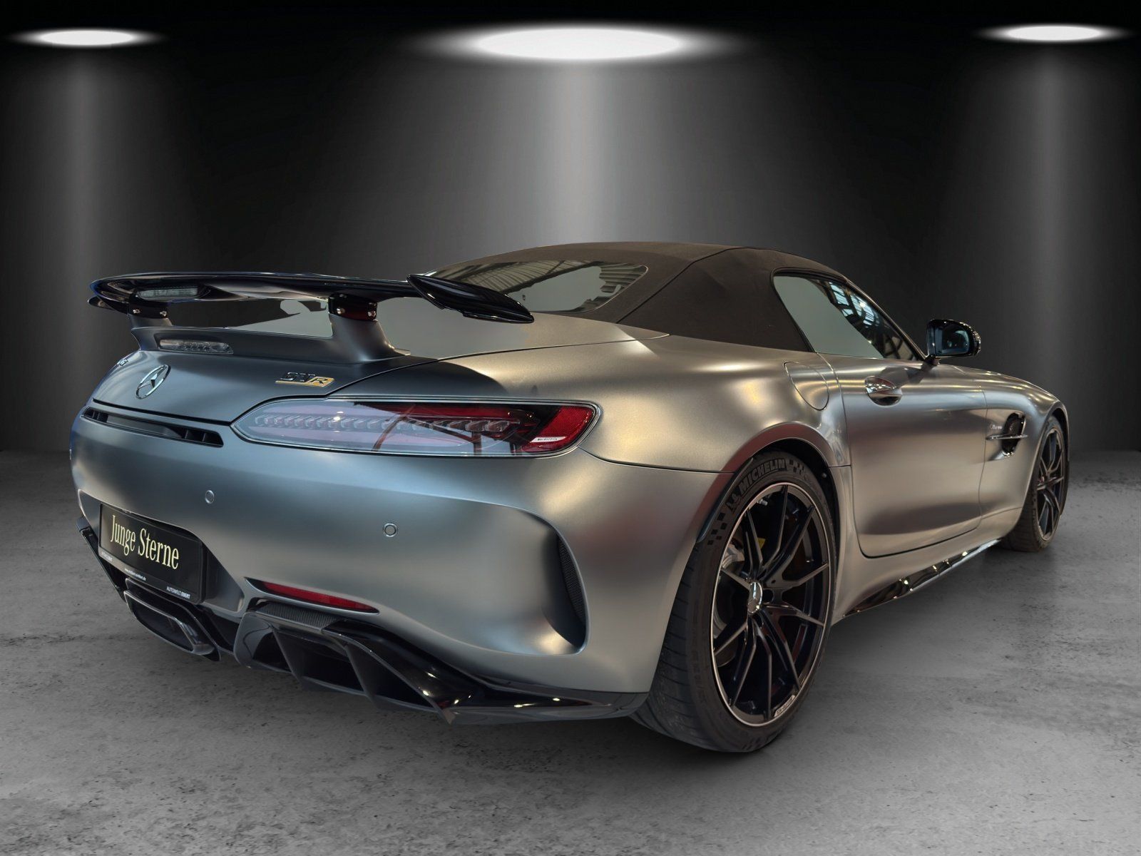 Fahrzeugabbildung Mercedes-Benz AMG GT R PRO Roadster MAGNO+NIGHT+CARBON