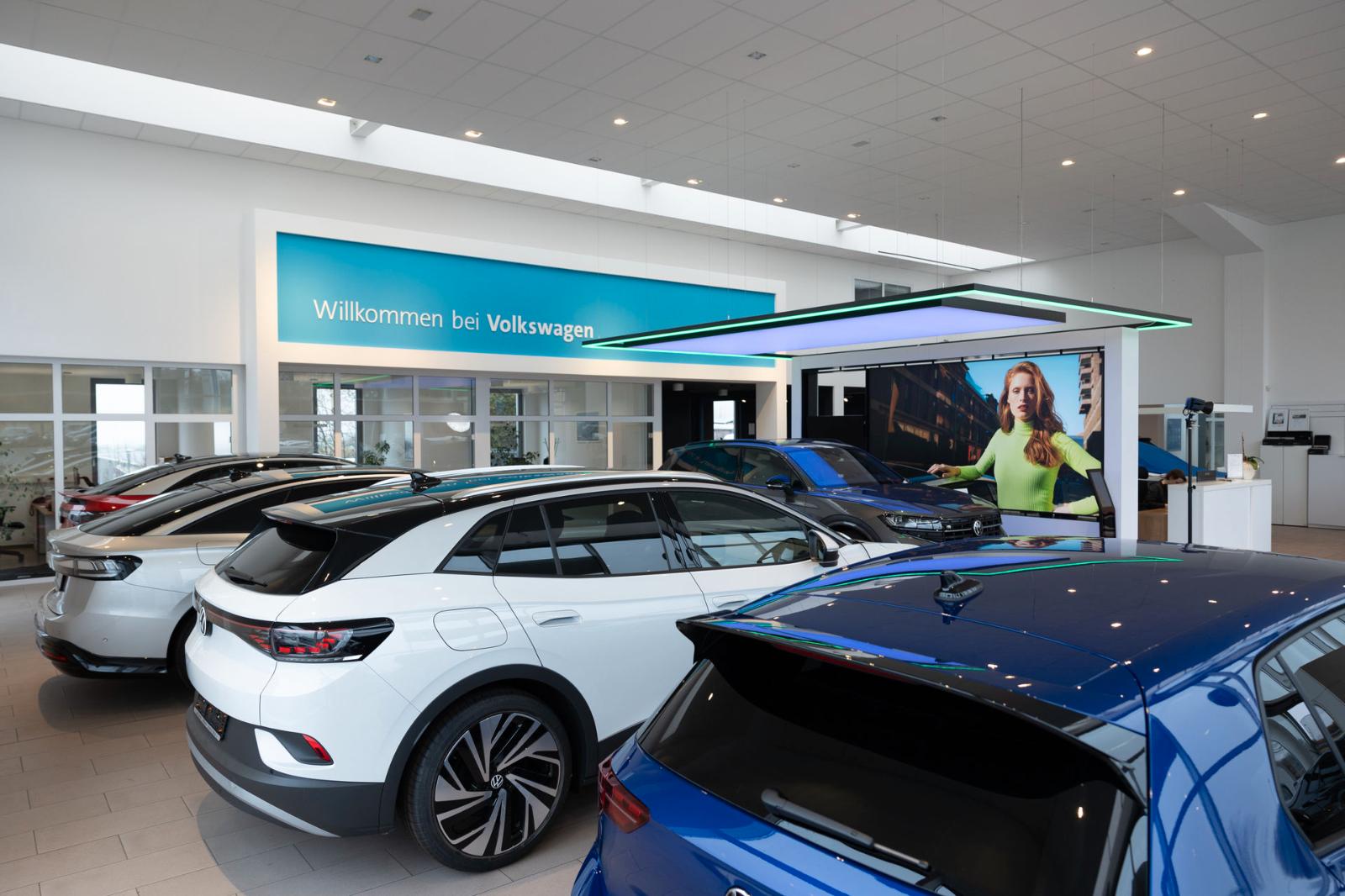 showroom-image-top