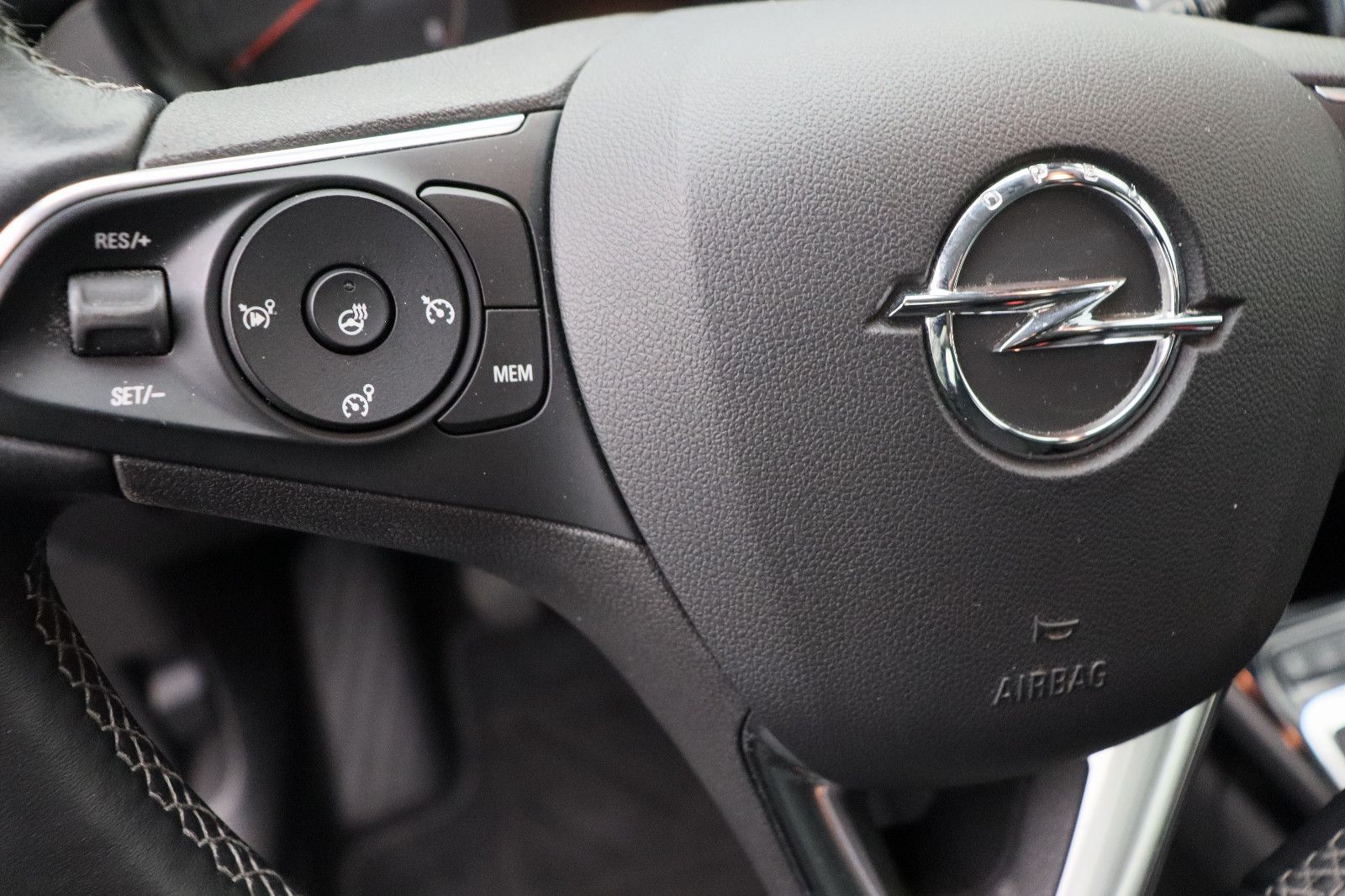 Fahrzeugabbildung Opel Crossland 1.2 Edition