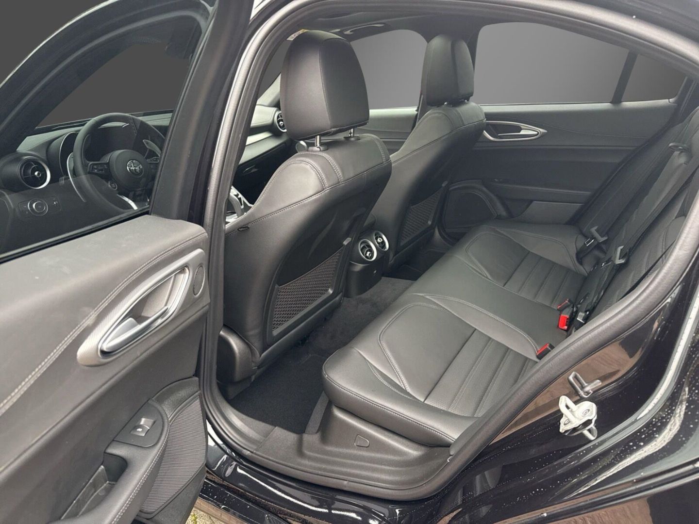 Fahrzeugabbildung Alfa Romeo Giulia 2.0Turbo Q4 Veloce +HARMAN/KARDON+PANORAM