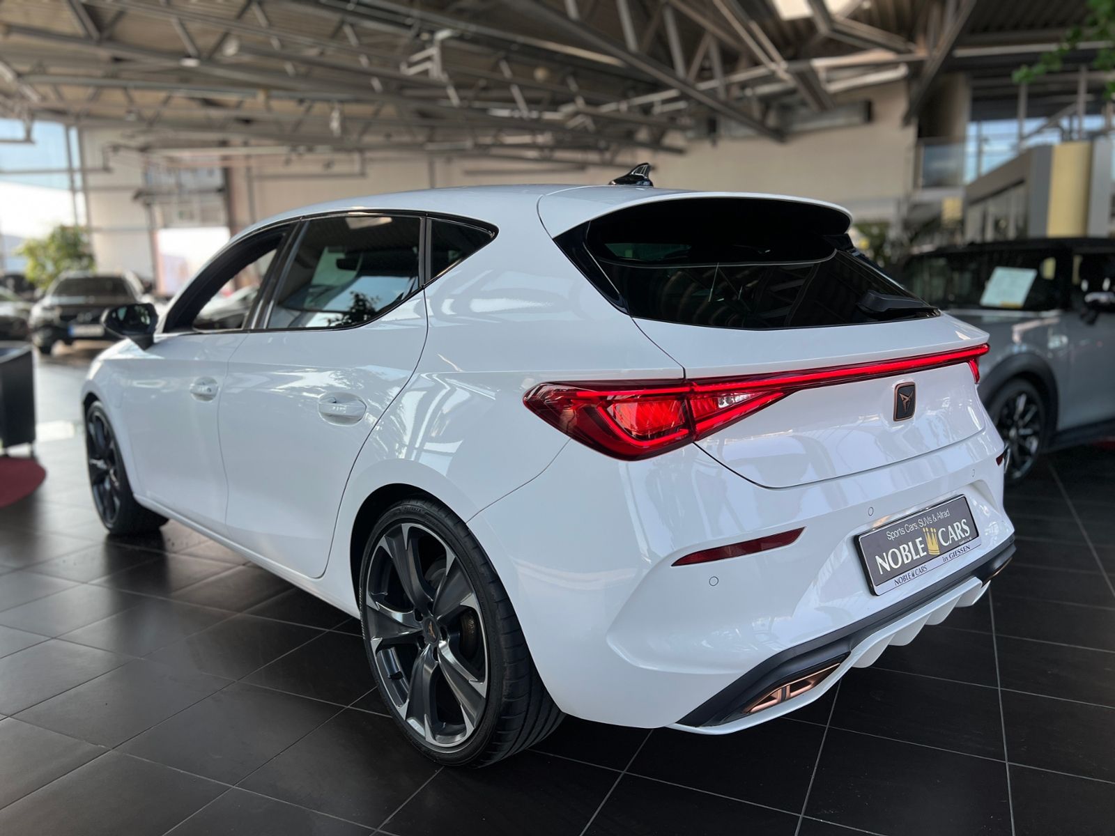 Fahrzeugabbildung CUPRA Leon Lim. VZ e-Hybrid FULL LINK LED NAVI