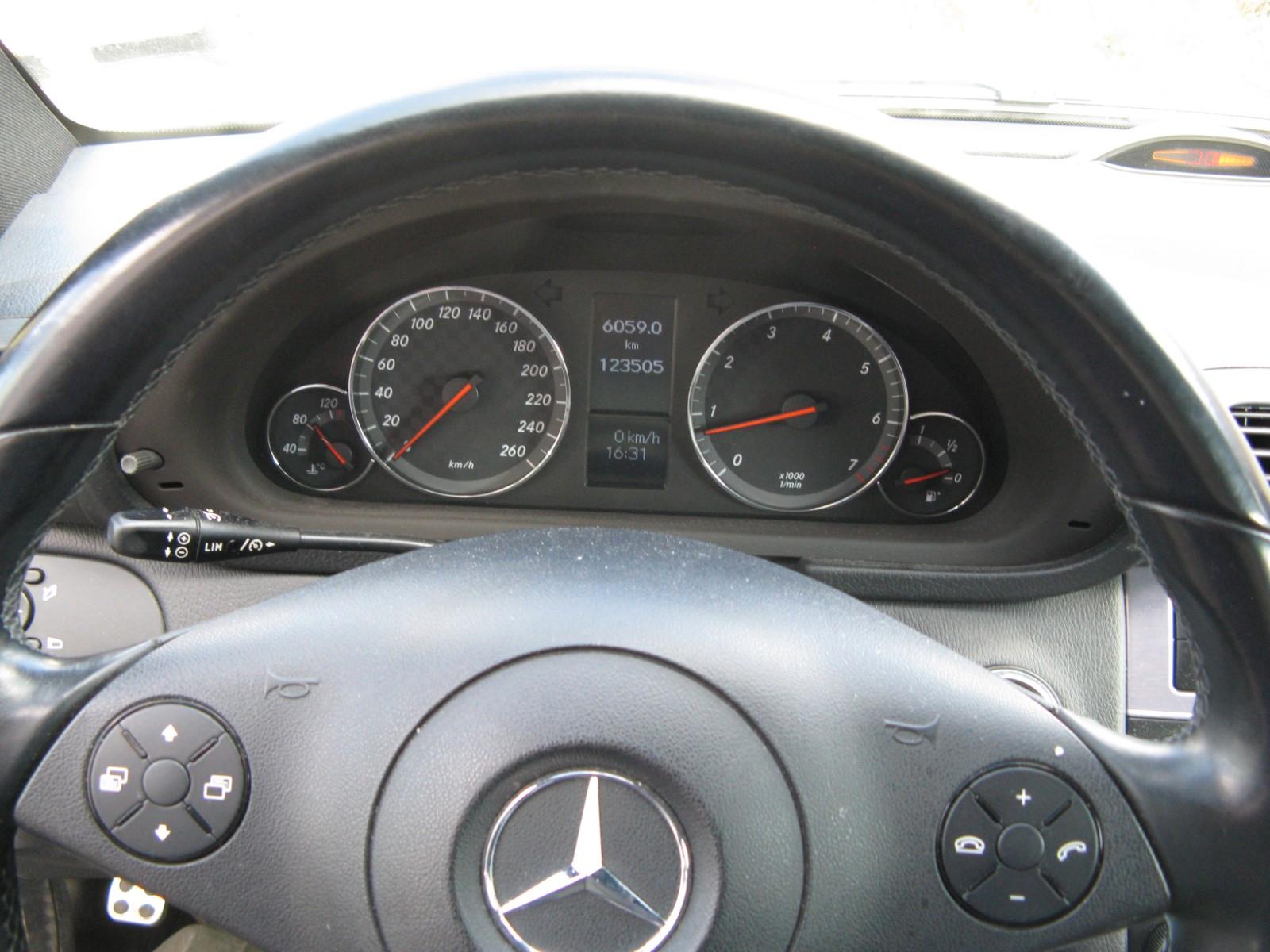 Mercedes-Benz CLC 200 Coupe,,Klima,,SHZ,,PDC..123-Km,,TÜV-Neu!