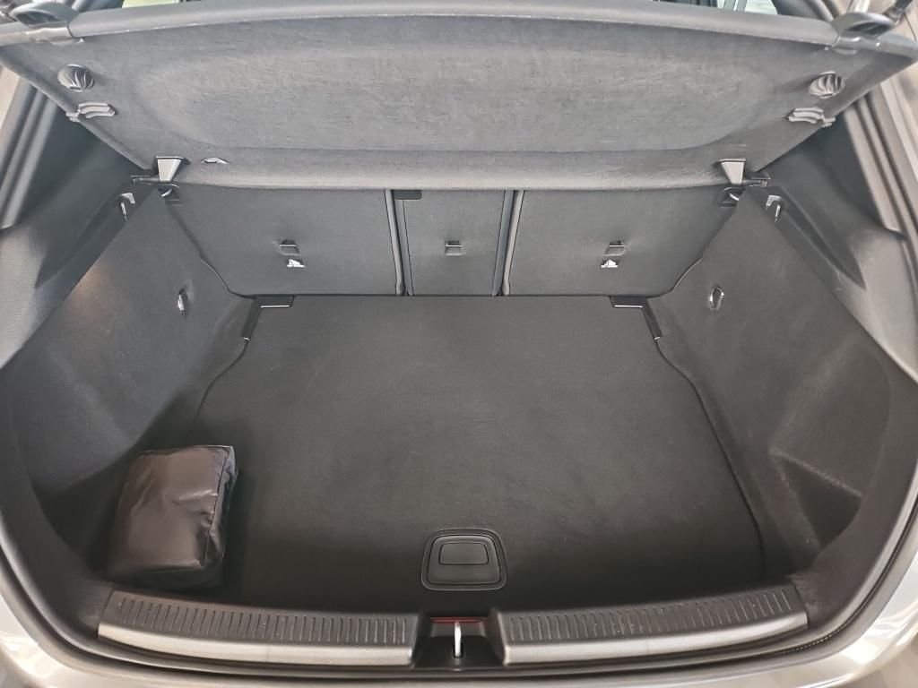 Fahrzeugabbildung Mercedes-Benz A 180 Progressive Navi KAM SpurH LED SHZ RDK