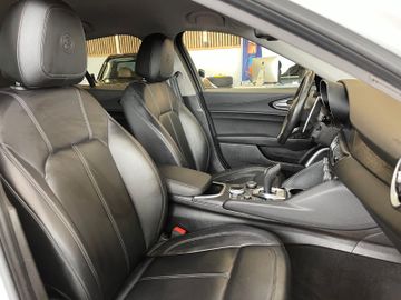 Alfa Romeo Giulia 2,2 JTDM Executive *BI-XENON*ACC*AHK*LED*