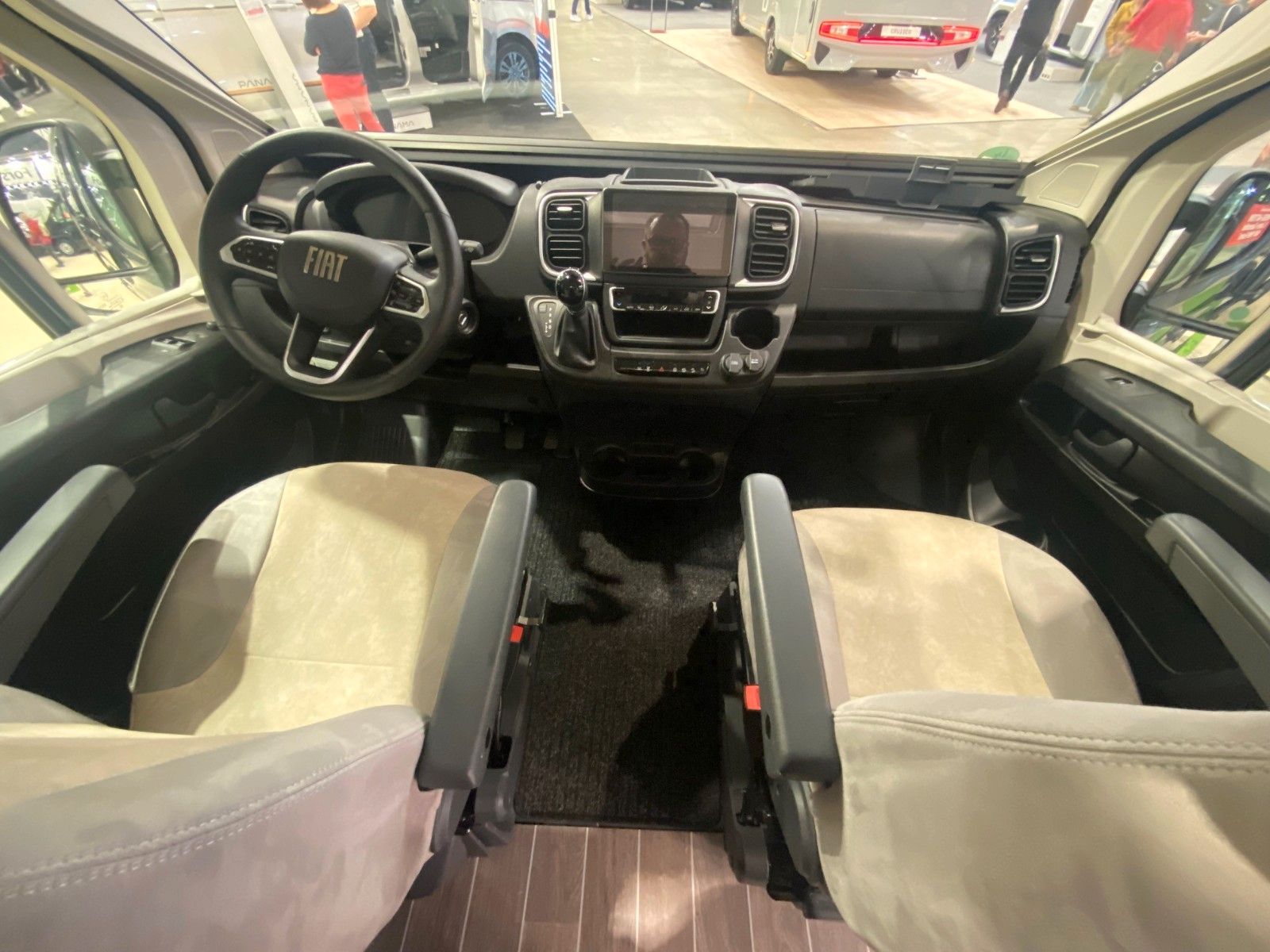 Fahrzeugabbildung Forster Livin´ up Pro V 636 EBL Vibe Edition *Autom.*Mar