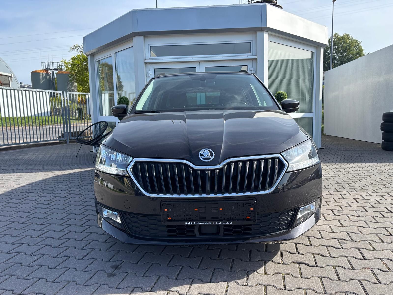 Fahrzeugabbildung SKODA Fabia Combi DSG BUSINESS-NAV-PDC-SHZ-APPS-TEMP