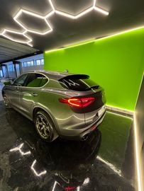 Alfa-Romeo Stelvio - 5