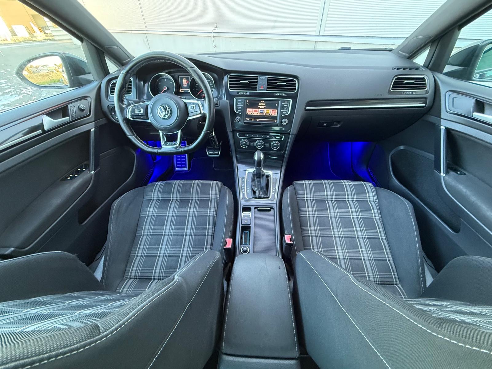 Volkswagen Golf 2015 — photo 17