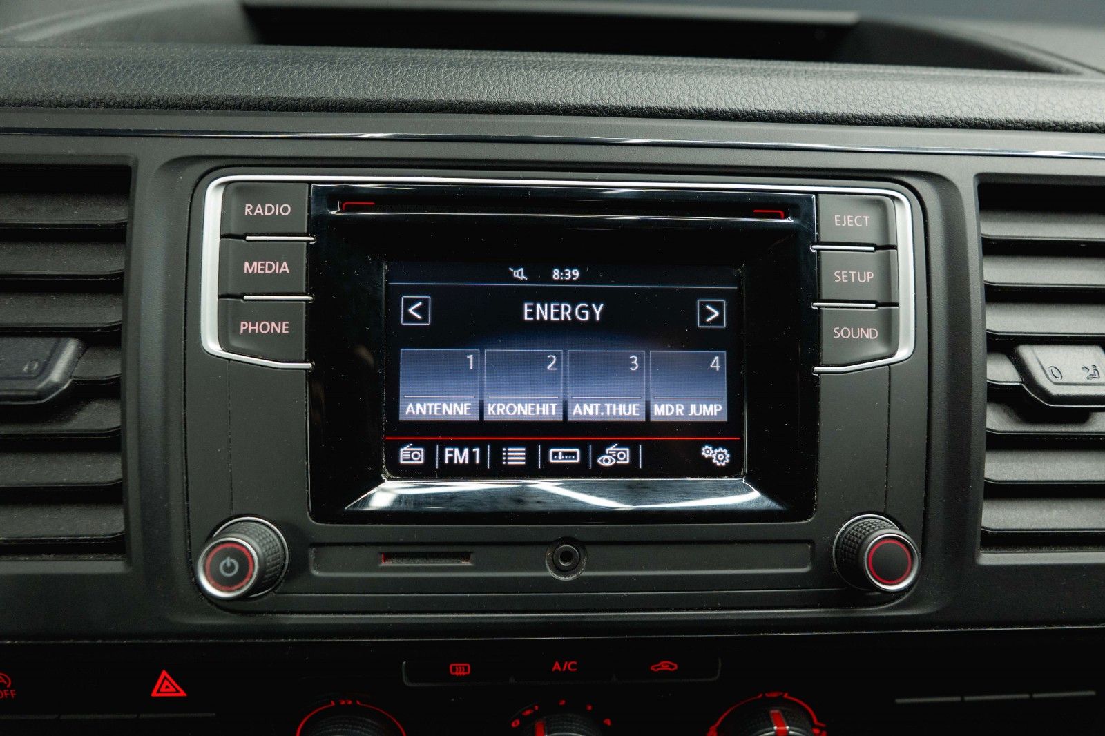 Fahrzeugabbildung Volkswagen T6 Transporter Kombi 8 Sitze *Klima*TÜV Neu*