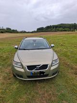 Volvo V50 T5 AWD R-Design - Volvo V50: R Design