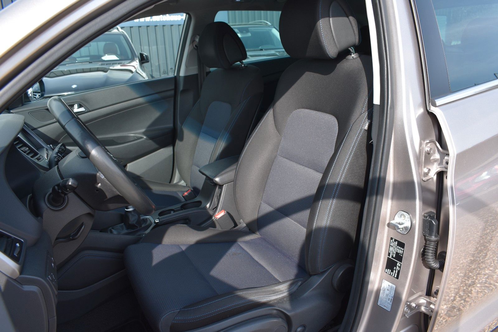 Fahrzeugabbildung Hyundai Tucson Style 2WD Panorama Dach Bluetooth Schaltr