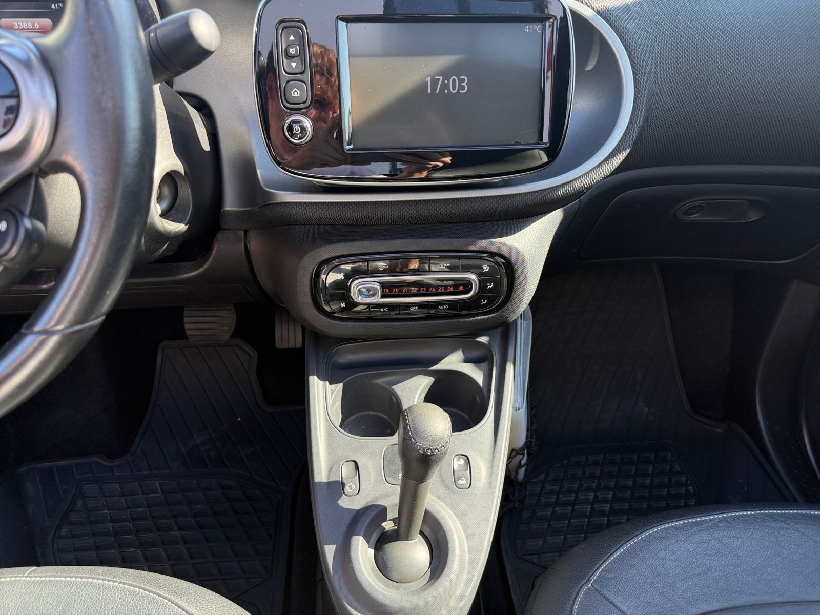 Fahrzeugabbildung Smart forTwo fortwo cabrio prime LED RKF TOUCH