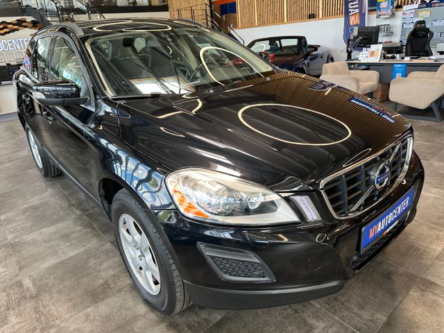 Volvo XC60 Momentum AWD *Xenon*Leder*