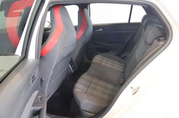 Volkswagen Golf VIII GTI 2.0 TSI AID+LED+CARPLAY+AMBIENT