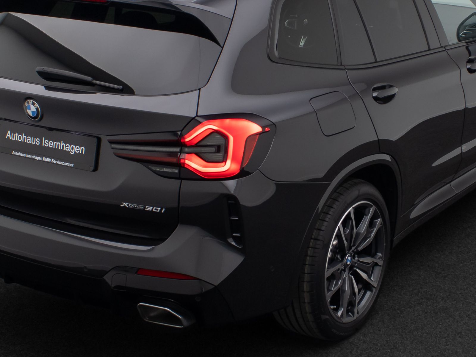 Fahrzeugabbildung BMW X3 xD30i MSport Kamera Laser HUD DAB HiFi 20Zoll