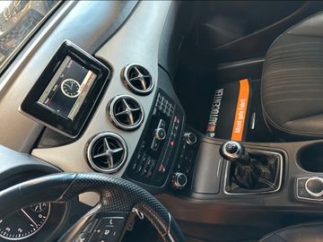 Mercedes-Benz B 180 *KLIMA*SZHZ*LEDER*NAV*PDC*SPUR*TOTWINKEL