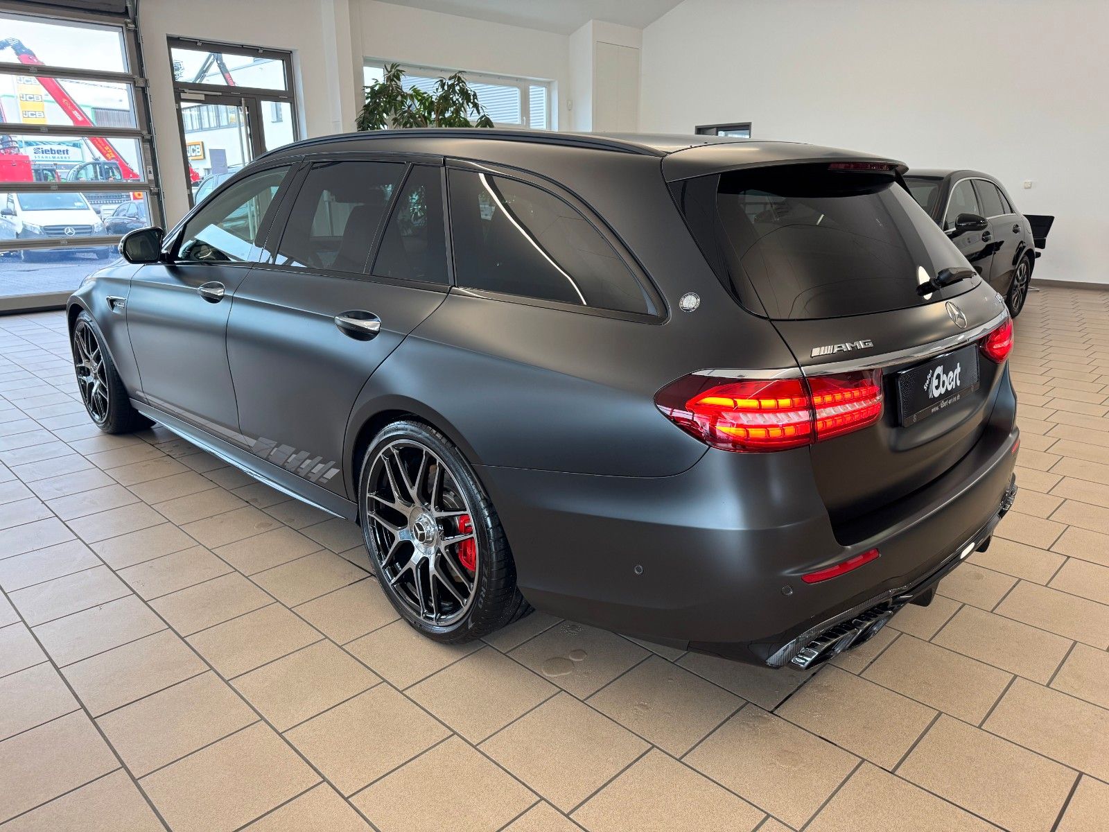 Fahrzeugabbildung Mercedes-Benz E 63 S AMG+FinalEdition+Distr+Burm+AirM+HUD