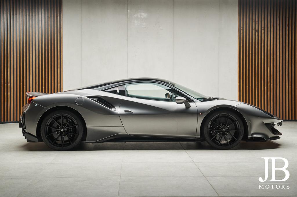 Ferrari 488 Pista