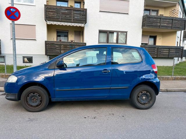 Volkswagen VW Fox mit Unfallschaden