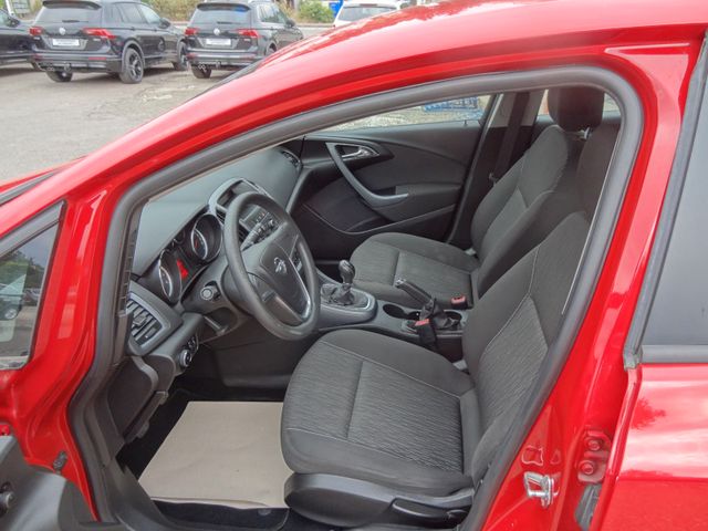 Fahrzeugabbildung Opel Astra J Lim. 5-trg. Selection