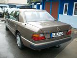 Mercedes-Benz 220E (124)*Aut*S-Dach*AHK*Oldtimer*H-Kennzeichen - Mercedes-Benz 220: Braun
