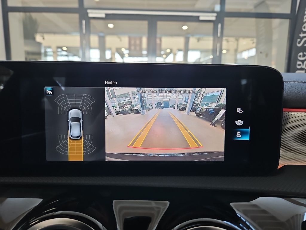 Fahrzeugabbildung Mercedes-Benz A 250 e AMG Night Navi HUD LED Sound SHZ Ambie.