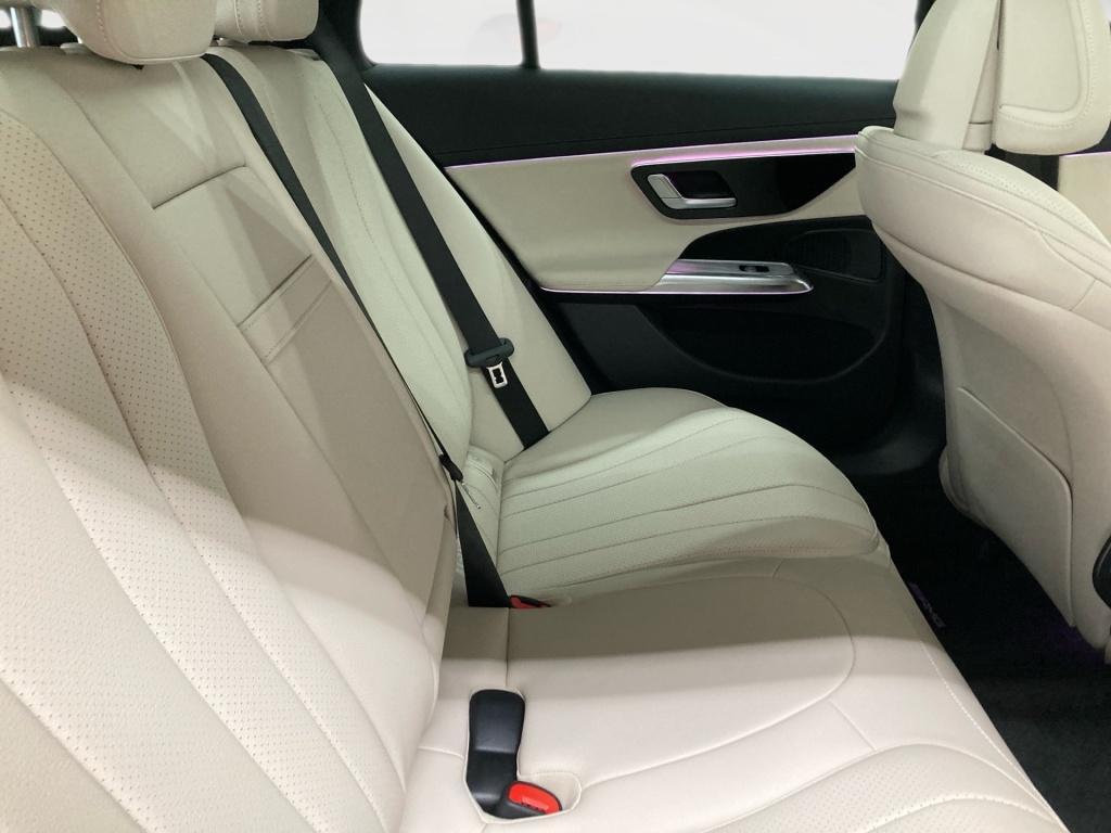 Mercedes-Benz E 220 d 4M EDITION AMG-Line+Pano+AHK+DISTRO+Memo