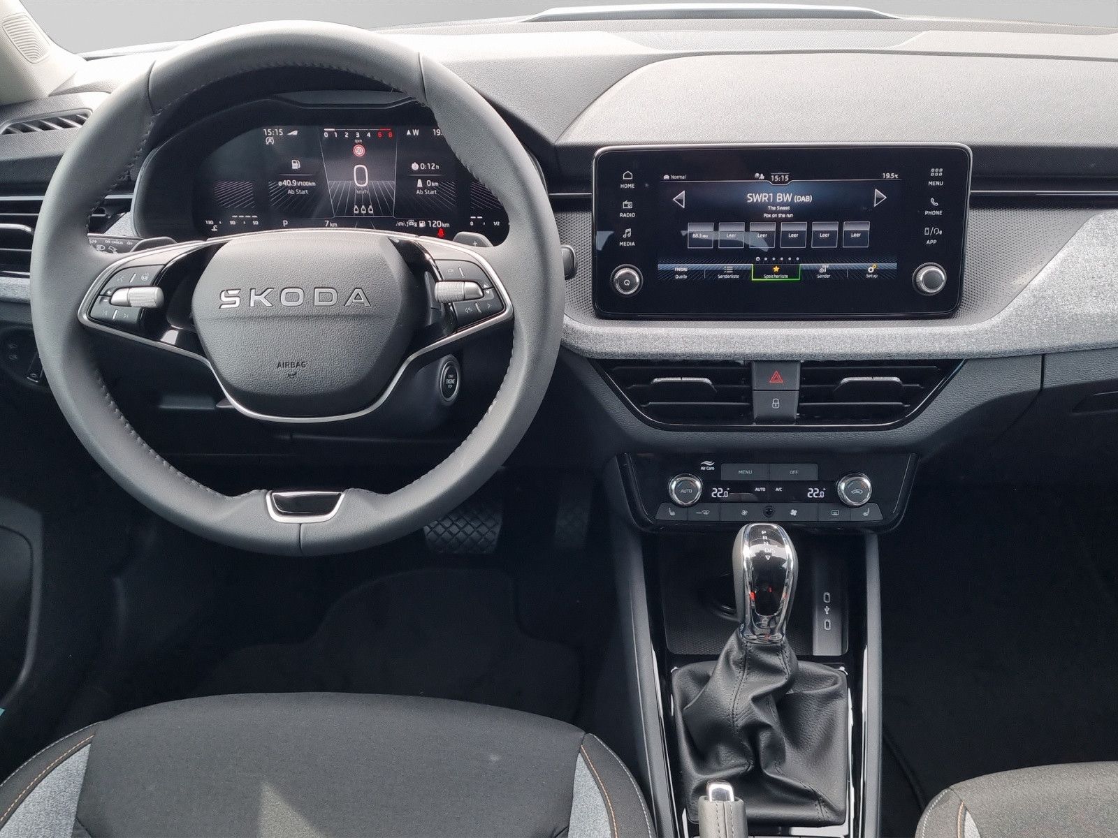 Fahrzeugabbildung SKODA Kamiq Balance 1,5 TSI AHK Simply Clever Black