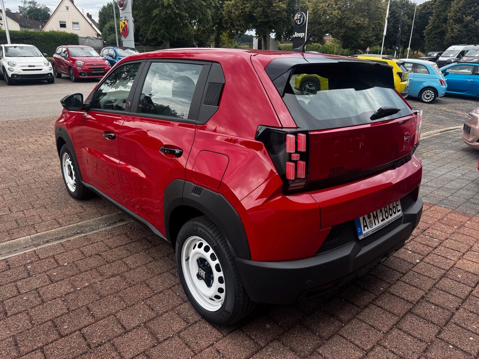 Fahrzeugabbildung Fiat Grande Panda (RED) 44 kWh DAB PDC Elektro