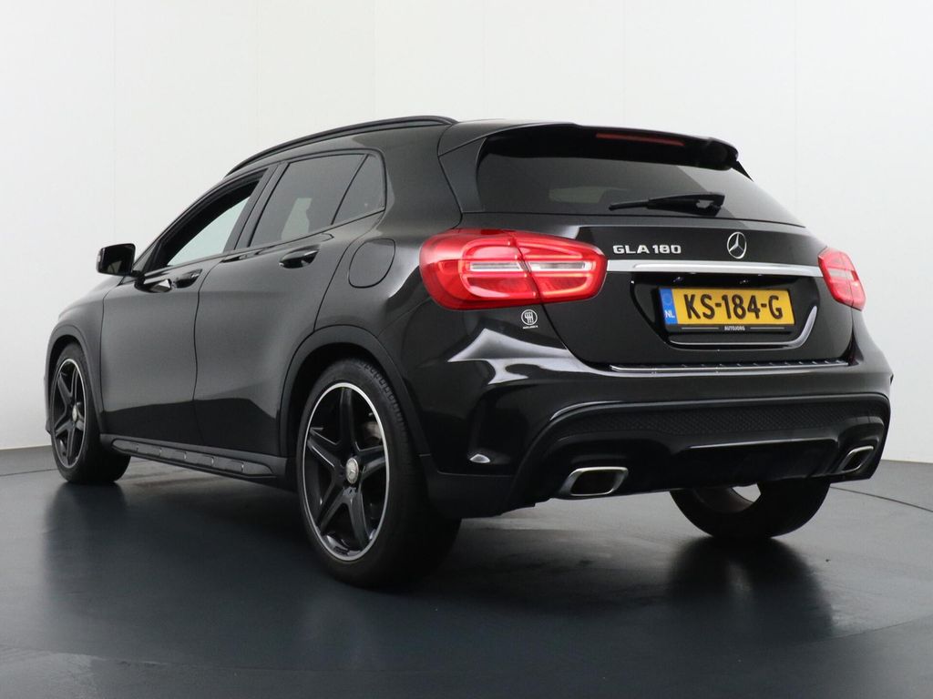 Mercedes-Benz GLA 180 AMG Night Edition Plus AMG Styling autom