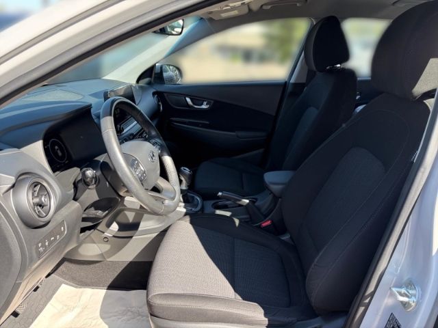 Fahrzeugabbildung Hyundai KONA Trend Mild-Hybrid 2WD Navi Soundsystem LED