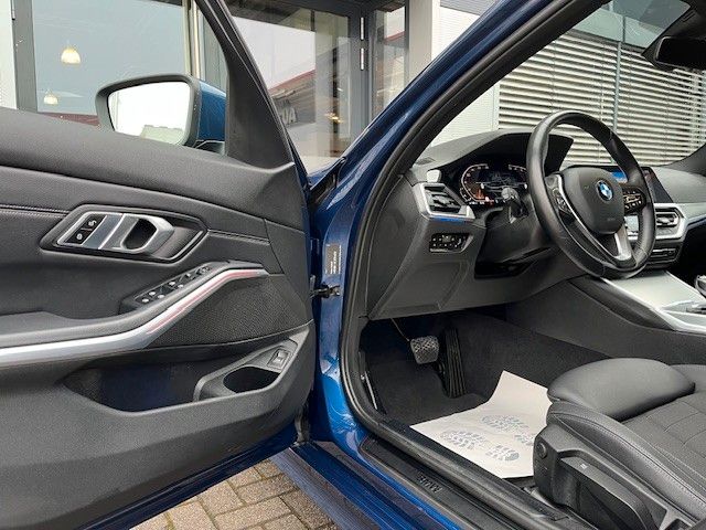 BMW 318d Touring LED LIVE-COCKPIT DRIVING KAMERA foto 9