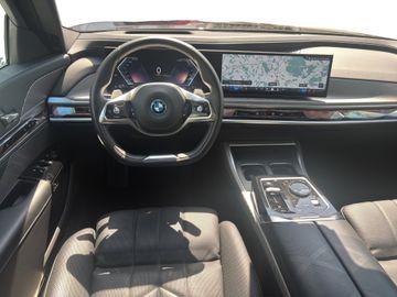 BMW 750 - 5