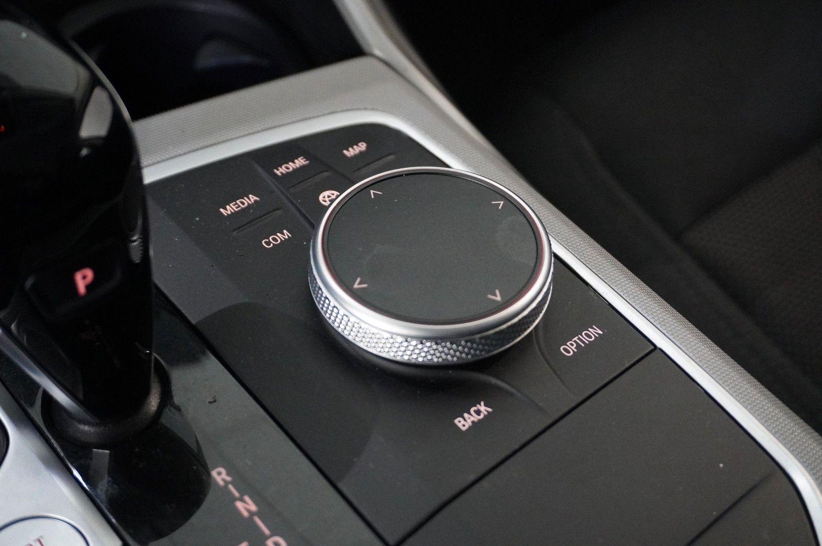 Fahrzeugabbildung BMW 318D TOURING ADVANTAGE NAVI/LED/VIRTUAL/SHZ/DAB+