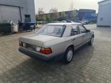 Mercedes-Benz Mercedes Benz E230 (W124) Automatik Lim. - Mercedes-Benz E 230: W124