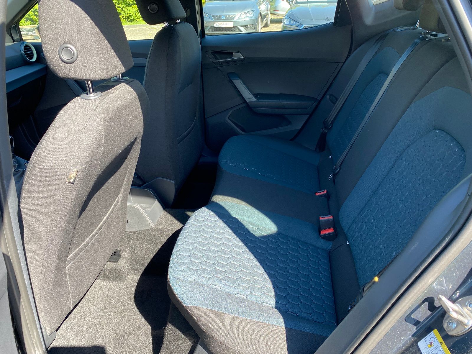 Fahrzeugabbildung SEAT Arona 1.0 TSI NEW Style *SHZ *AHZV Vorber.