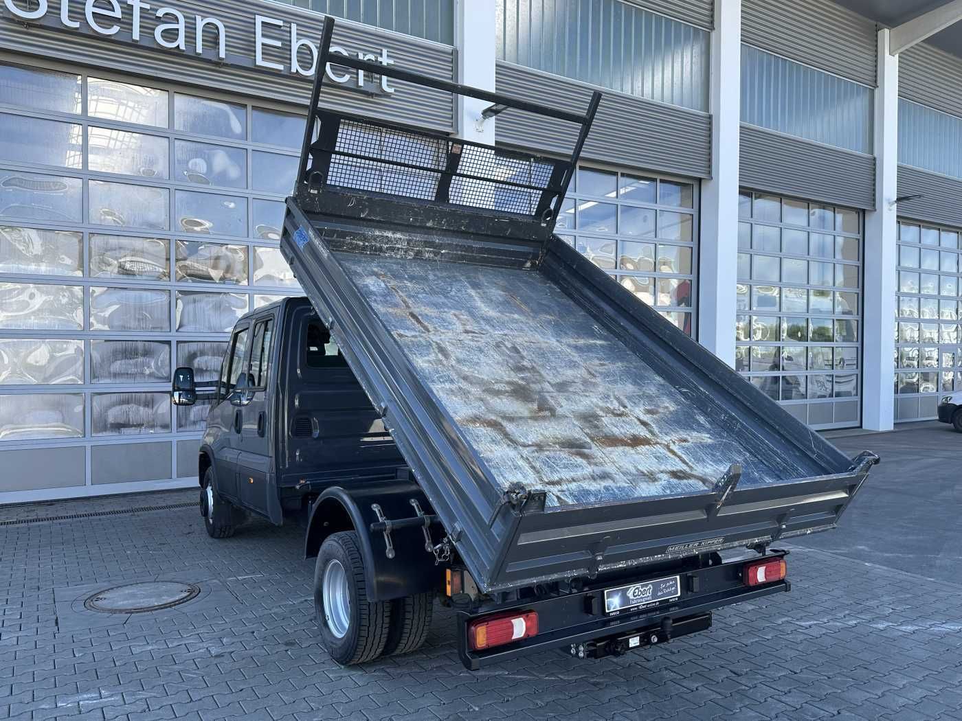 Fahrzeugabbildung Iveco 70C18H Meiller 3-S.Kipper *R.3750mm*7Sitze*AHK*