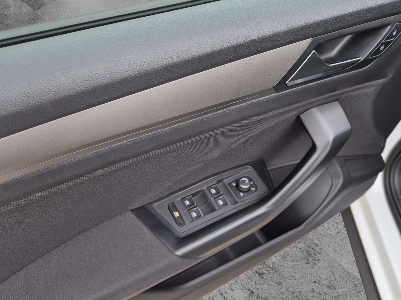 Volkswagen T-Roc TSI Style LED Navi AHK ACC RFK SH, миниатюра 19