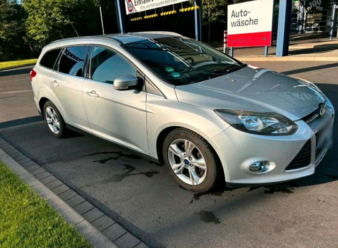 Ford Focus 2012 — engine 140 HP (103kW)