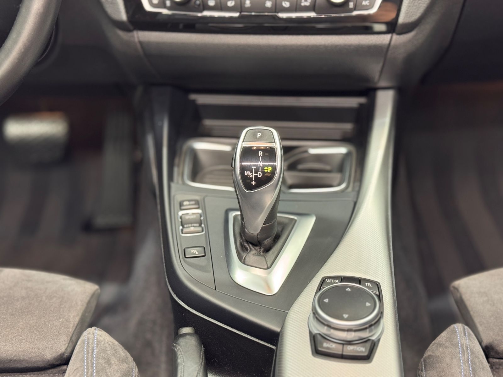 Fahrzeugabbildung BMW M135i xDrive|H&K|LED|KAMERA|VOLL|DEUTSCHES FZG