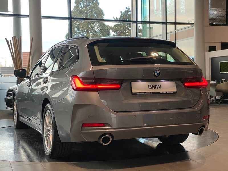 BMW 320d Touring xDrive Curved DrivingA. DAB Shz LED foto 6