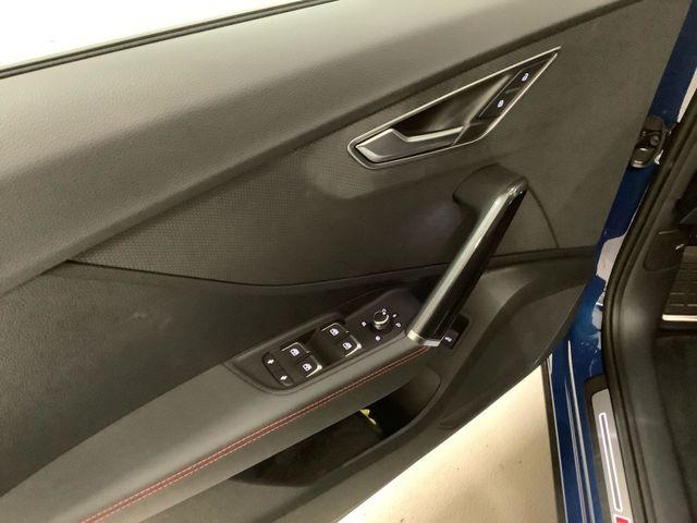 Q2 S line 35 TFSI 110 kW S tronic,Matrix LED,AHZ